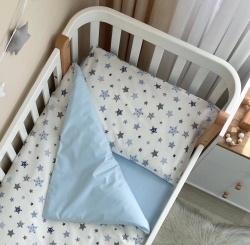 Set lenjerie de schimb pentru patut bebe 3 piese Stelute albastre